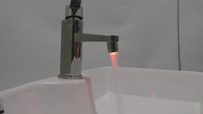 Grifo de agua con luz intermitente